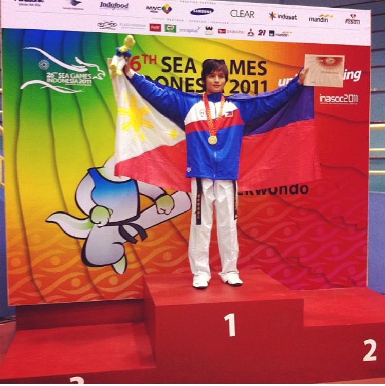 Japoy Lizardo winning gold at the 2011 SEA Games (Photo via Rappler.com)